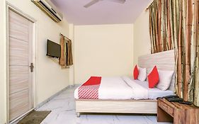 Hotel O Vishwakarma Palace